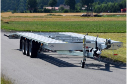 Blyss HAMILTON 8525 ECO 13 platforma auto  franata 3500 kg  in 3 axe cu sarcina utila de 2500 kg si dimensiuni utile de 850x250cm